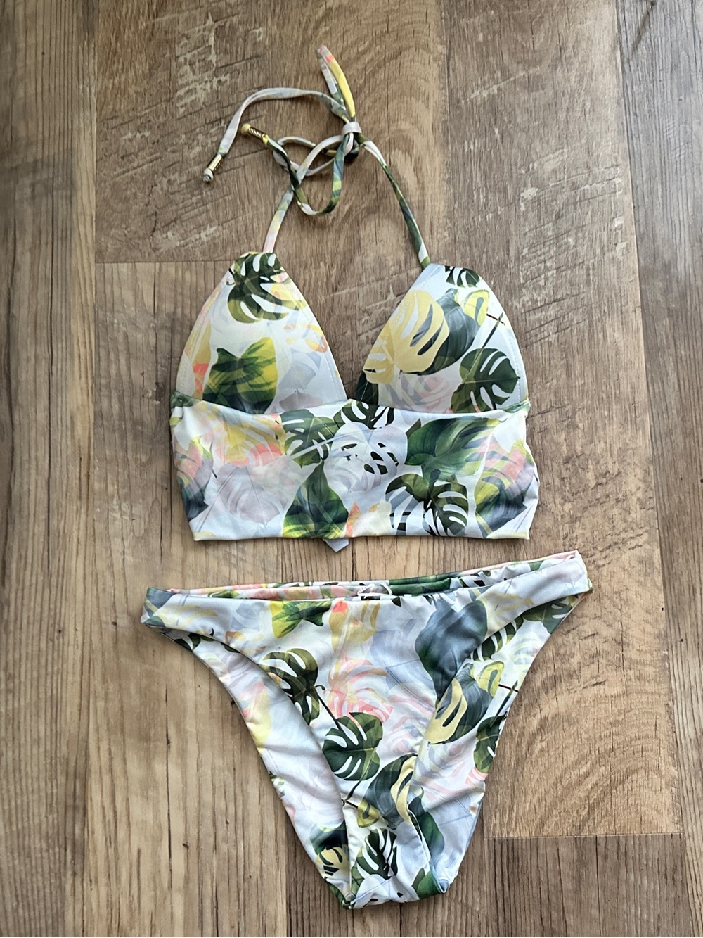 Like new- Voda swim floral bikini push-up set